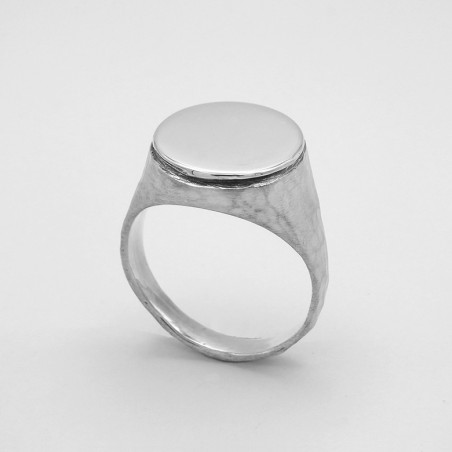 Solid Round Chevalier Ring